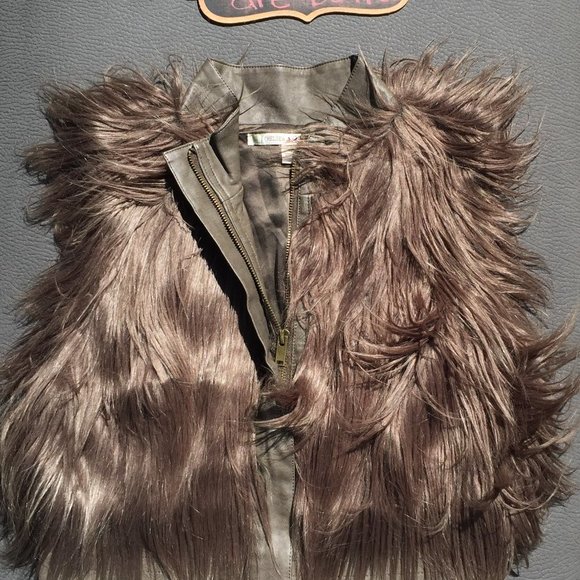 61-UR UnIQUe❤️~ Chelsea & Violet Faux Leather & Fur Vest - Picture 4 of 4
